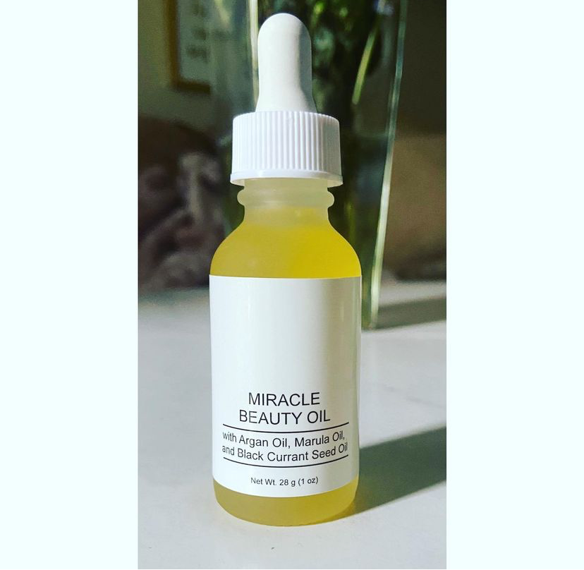 Beauty oil (pre order ) ships in august